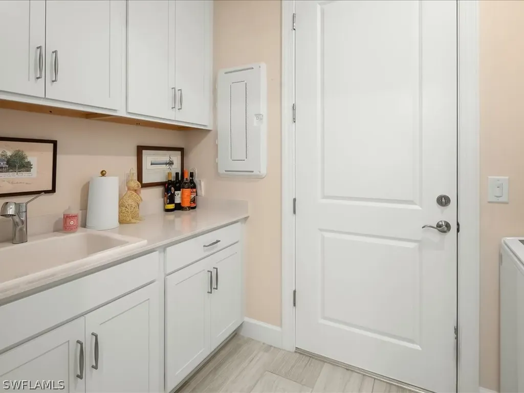 1923 Sierra Court Naples FL 34120
