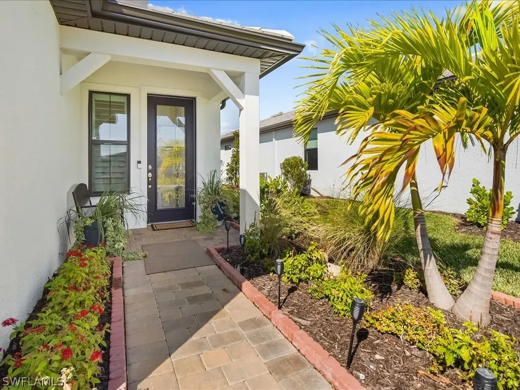 1923 Sierra Court Naples FL 34120