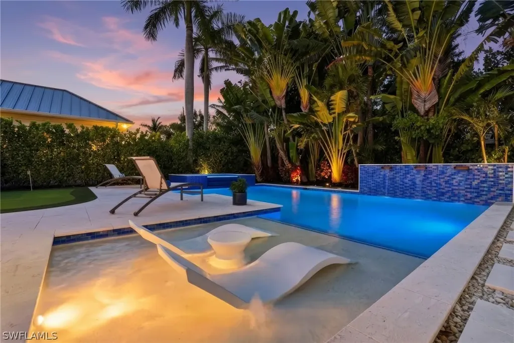 725 Harbour Drive Naples FL 34103