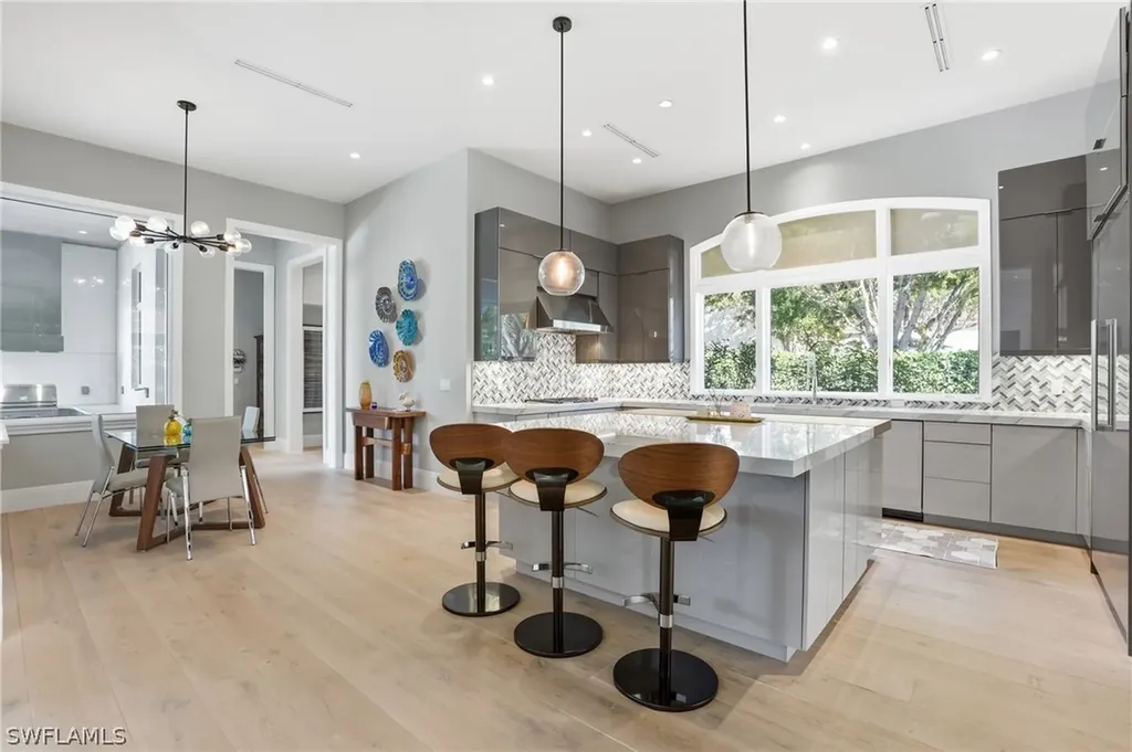 725 Harbour Drive Naples FL 34103