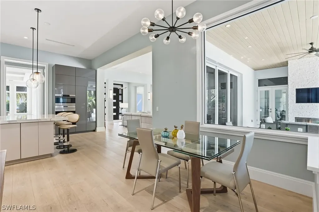 725 Harbour Drive Naples FL 34103