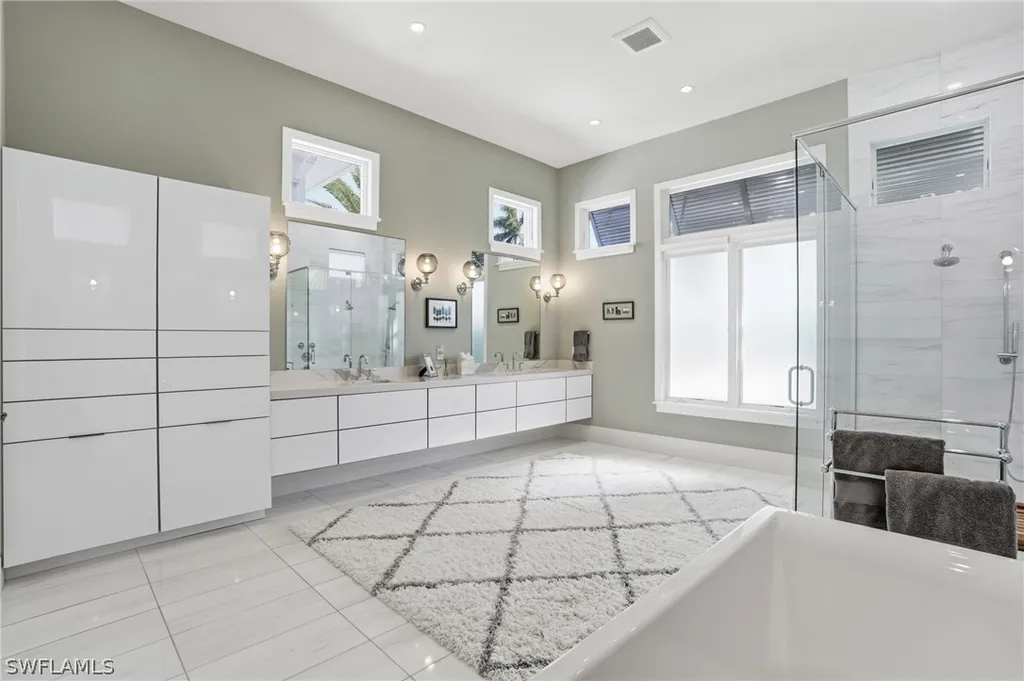 725 Harbour Drive Naples FL 34103