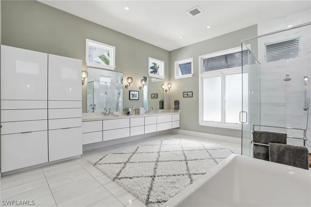 725 Harbour Drive Naples FL 34103