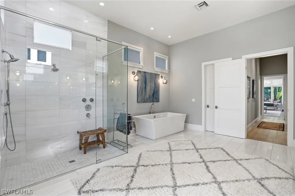 725 Harbour Drive Naples FL 34103