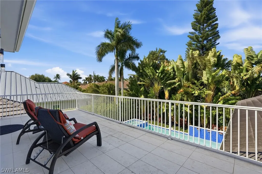 725 Harbour Drive Naples FL 34103
