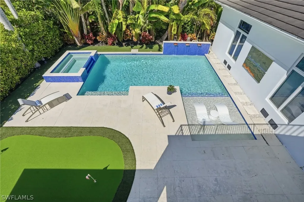 725 Harbour Drive Naples FL 34103