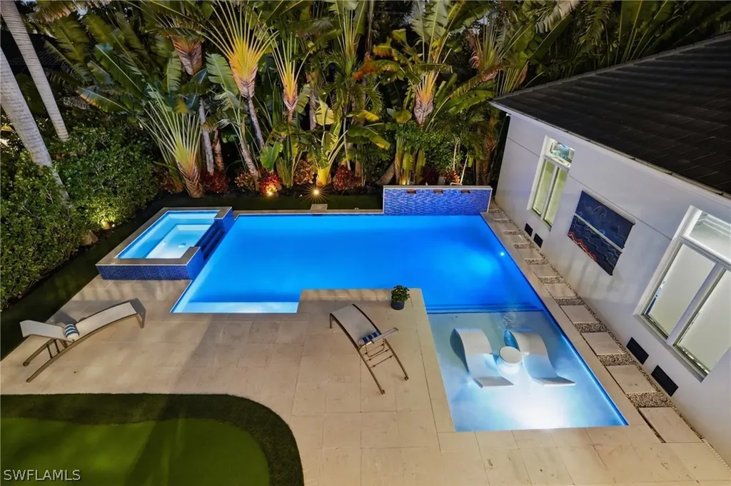 725 Harbour Drive Naples FL 34103