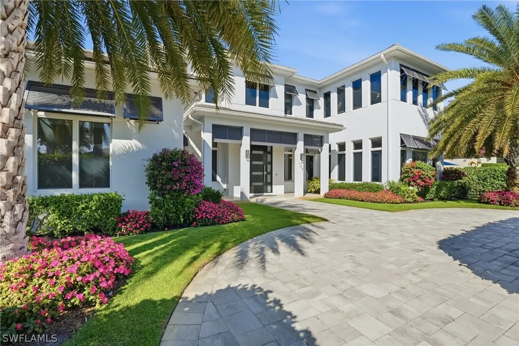 725 Harbour Drive Naples FL 34103