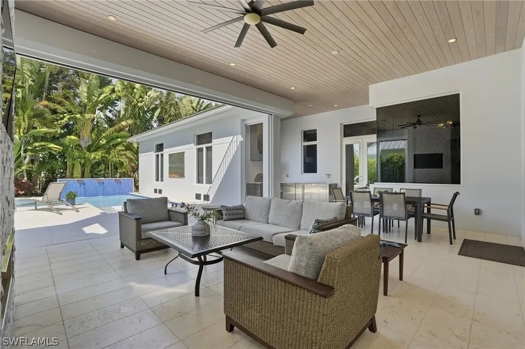 725 Harbour Drive Naples FL 34103