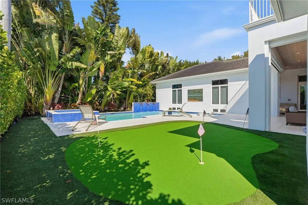 725 Harbour Drive Naples FL 34103