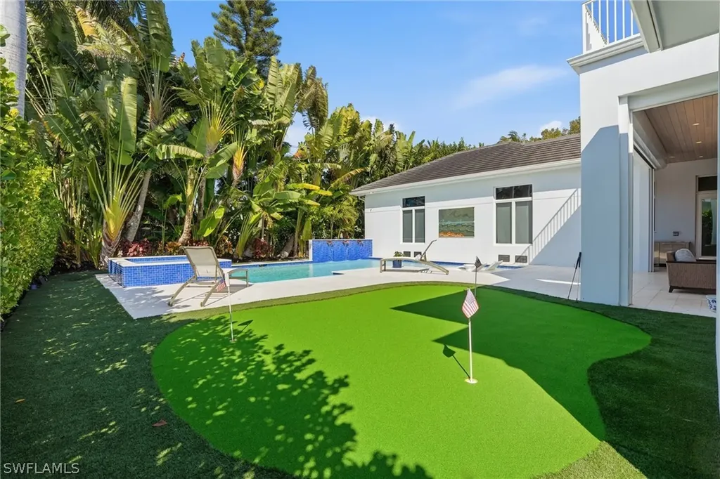 725 Harbour Drive Naples FL 34103