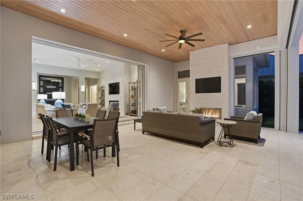 725 Harbour Drive Naples FL 34103
