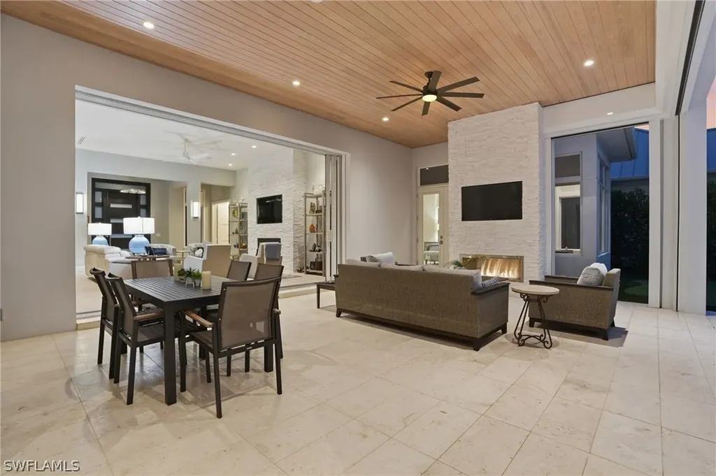 725 Harbour Drive Naples FL 34103