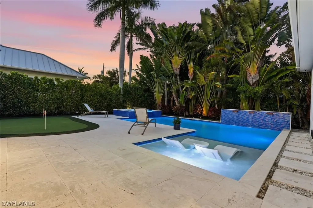 725 Harbour Drive Naples FL 34103