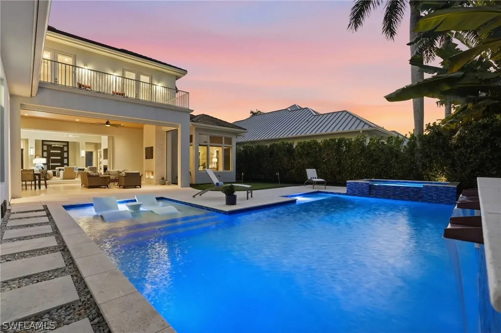 725 Harbour Drive Naples FL 34103