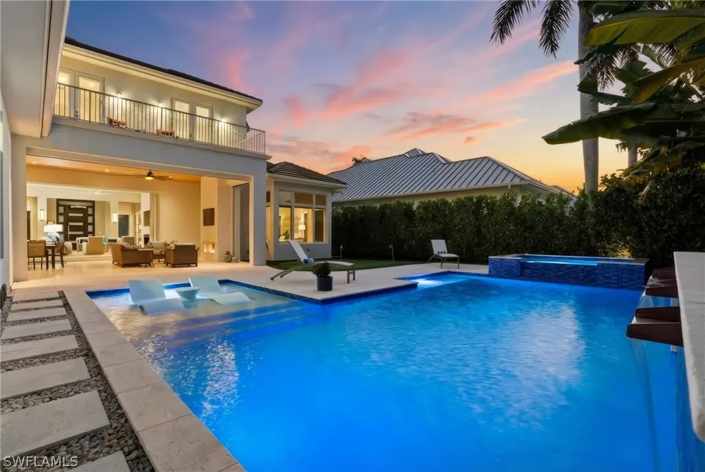 725 Harbour Drive Naples FL 34103