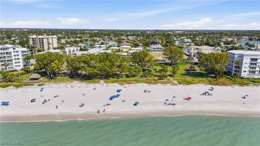 725 Harbour Drive Naples FL 34103