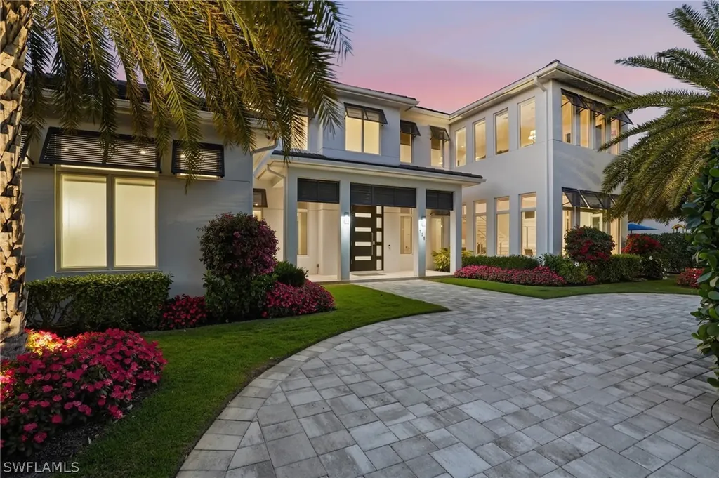 725 Harbour Drive Naples FL 34103