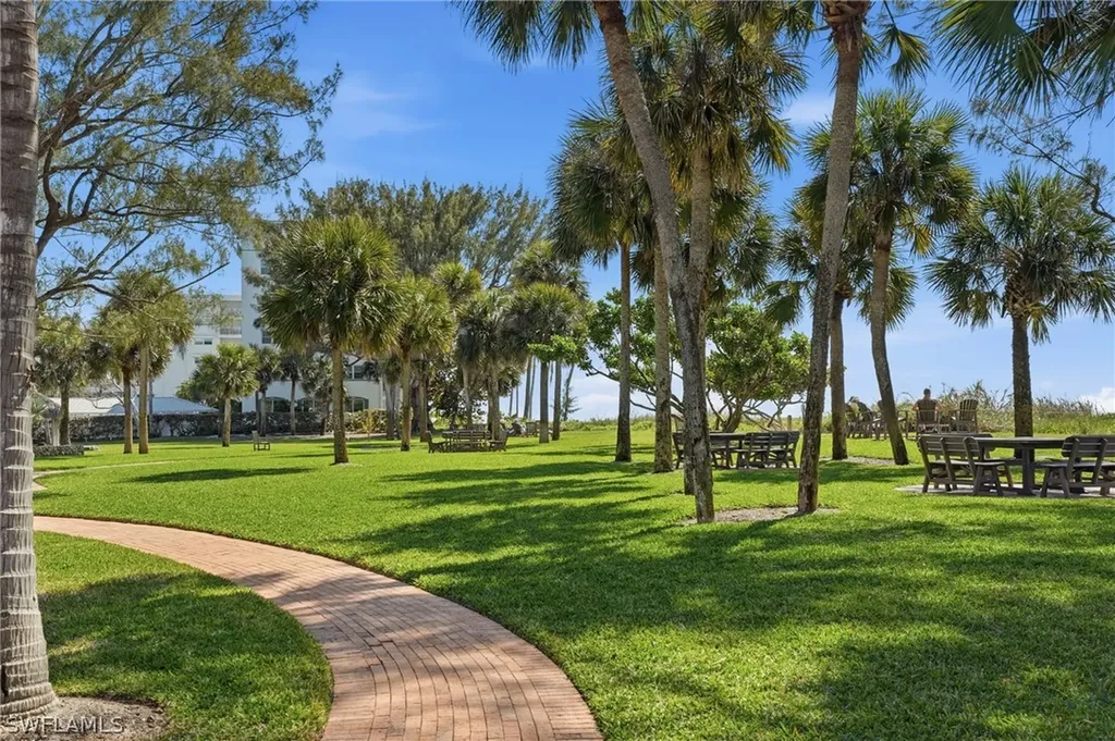 725 Harbour Drive Naples FL 34103