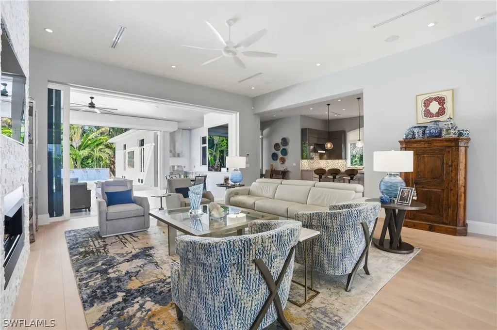 725 Harbour Drive Naples FL 34103
