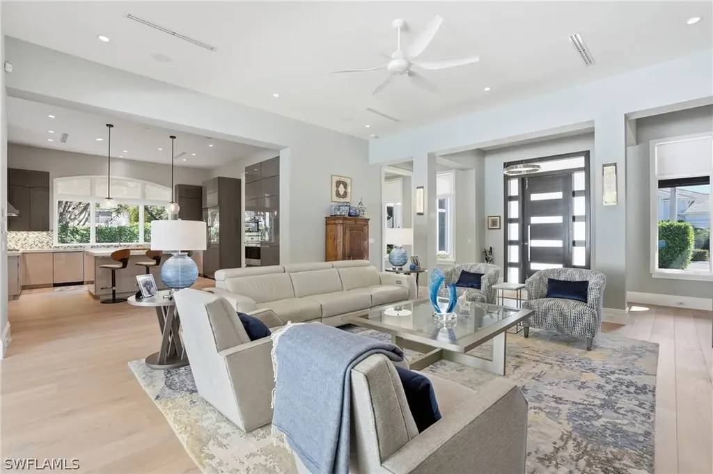 725 Harbour Drive Naples FL 34103