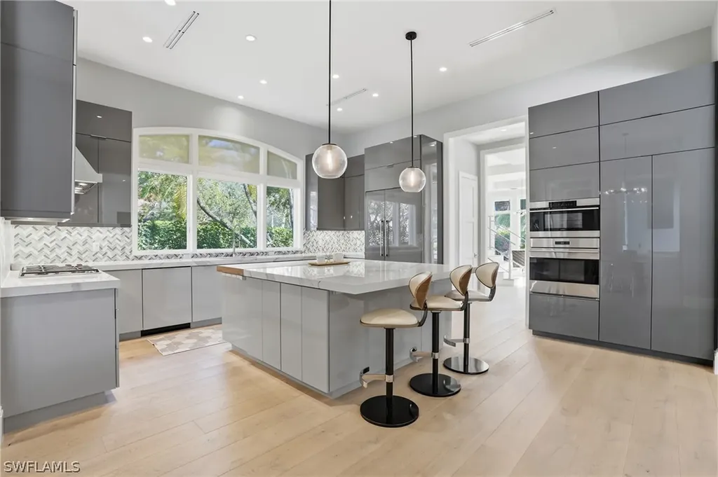 725 Harbour Drive Naples FL 34103