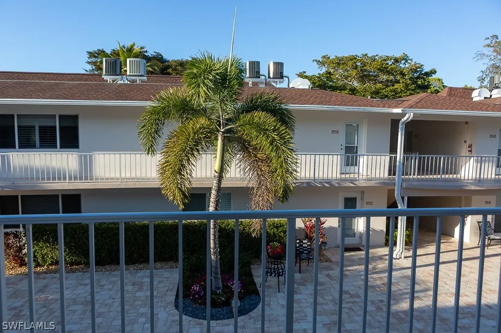 550 Broad Avenue S Naples FL 34102