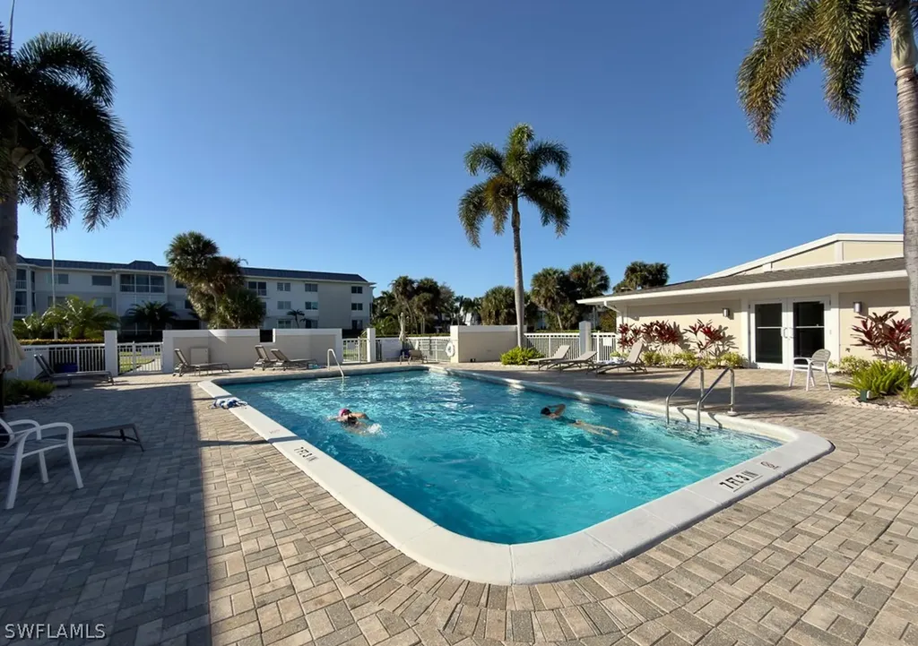 550 Broad Avenue S Naples FL 34102
