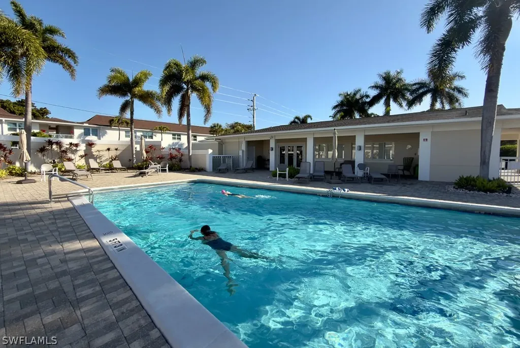 550 Broad Avenue S Naples FL 34102