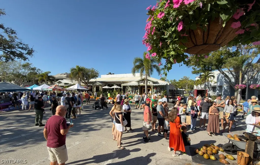 550 Broad Avenue S Naples FL 34102