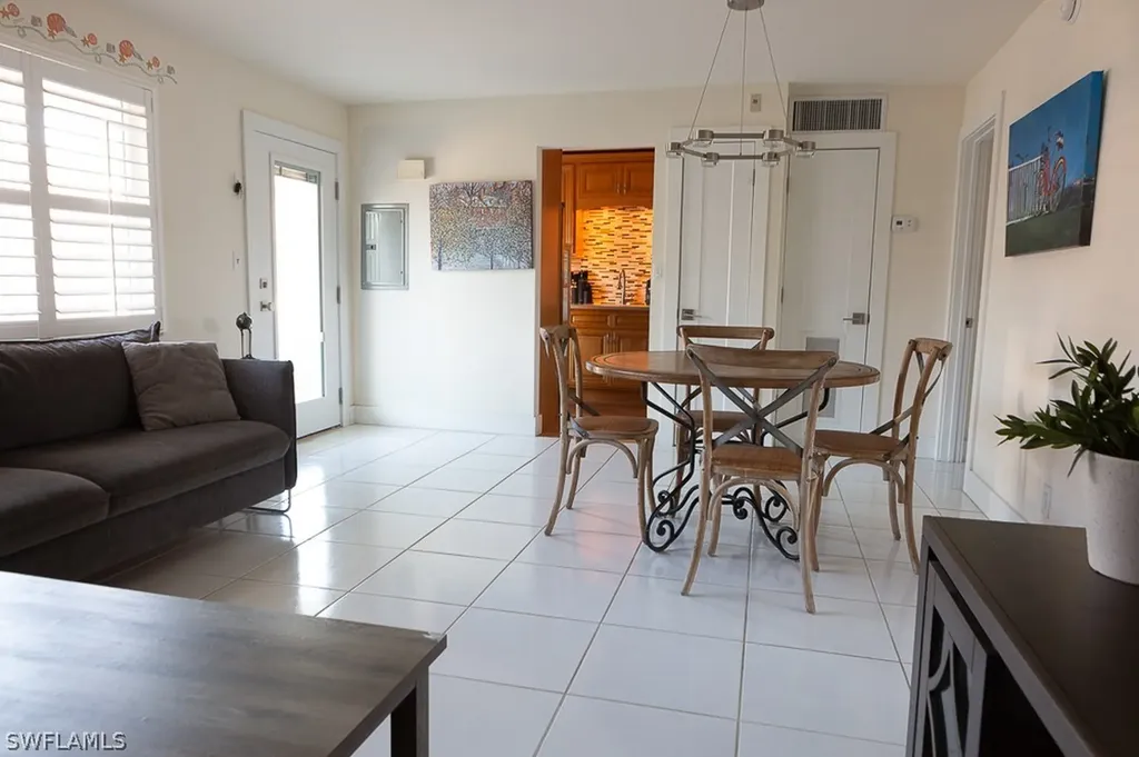 550 Broad Avenue S Naples FL 34102