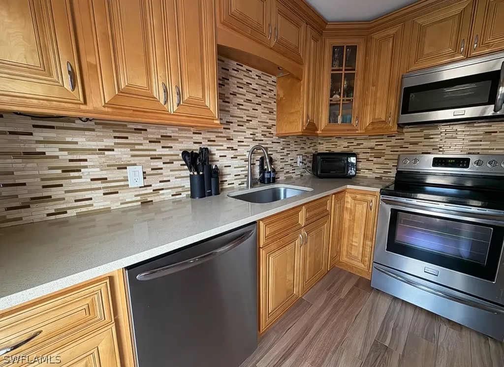 550 Broad Avenue S Naples FL 34102