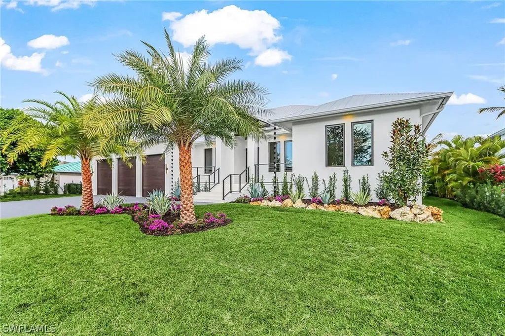 2393 Longboat Drive Naples FL 34104