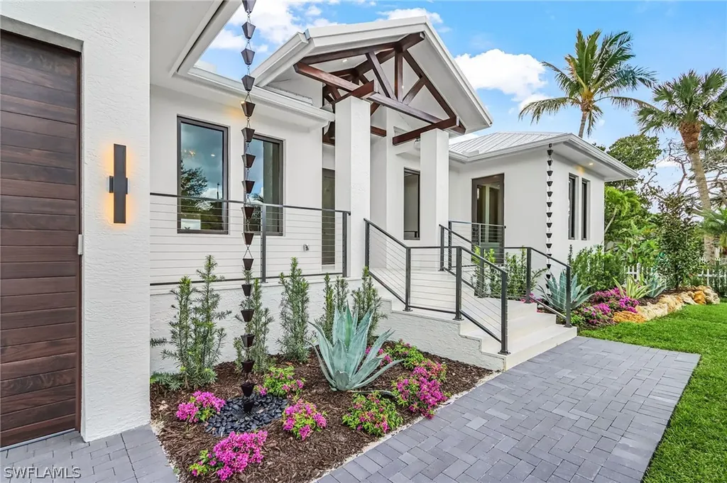 2393 Longboat Drive Naples FL 34104