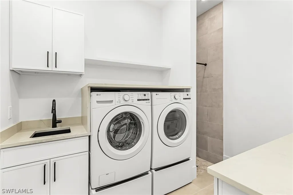 2393 Longboat Drive Naples FL 34104