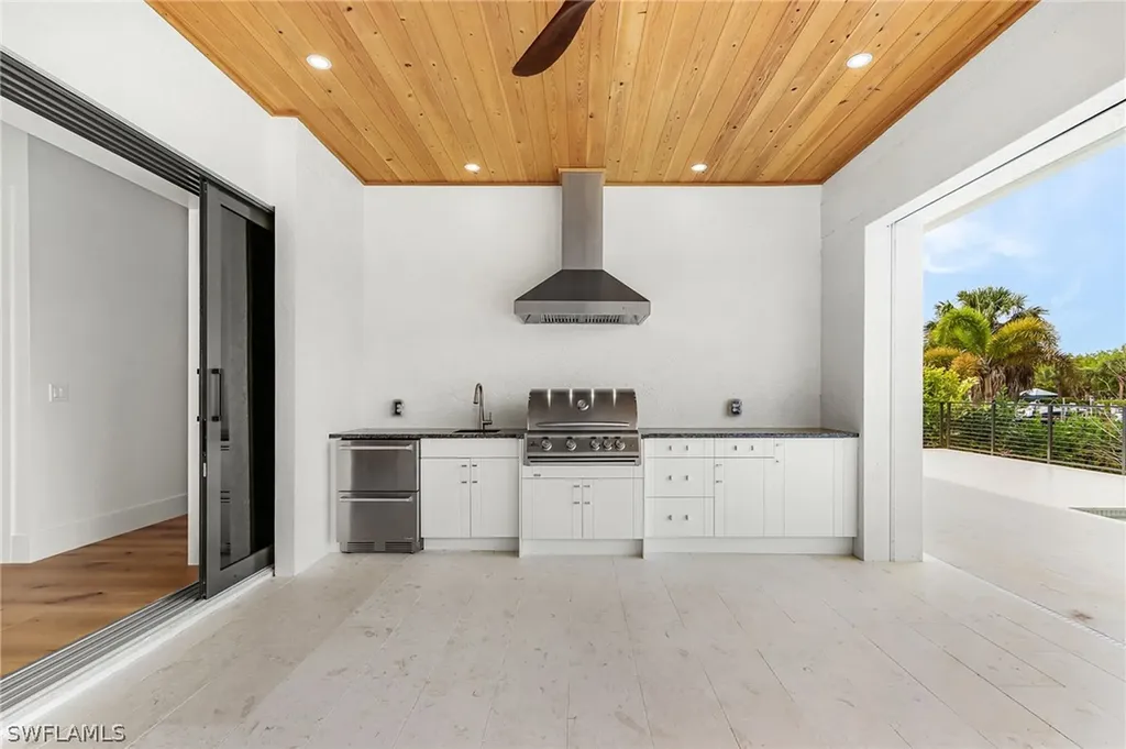 2393 Longboat Drive Naples FL 34104