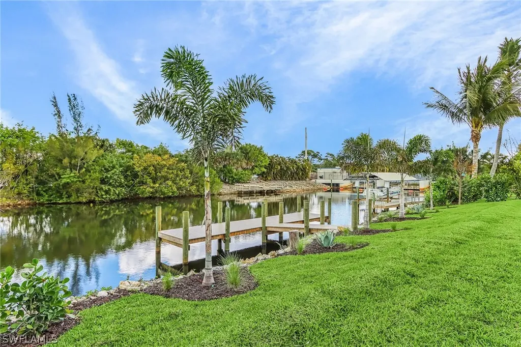 2393 Longboat Drive Naples FL 34104