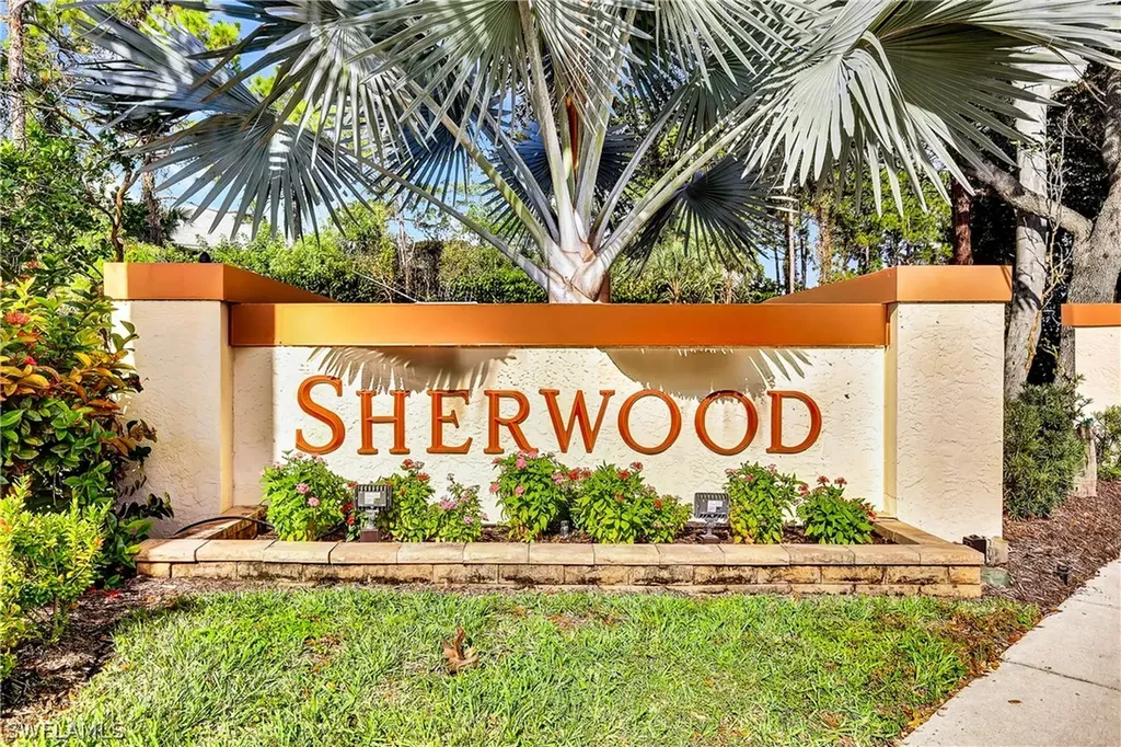 305 Robin Hood Circle Naples FL 34104