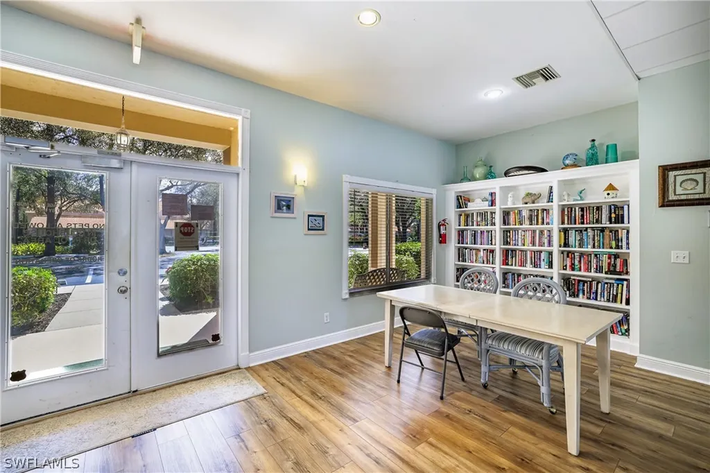 305 Robin Hood Circle Naples FL 34104