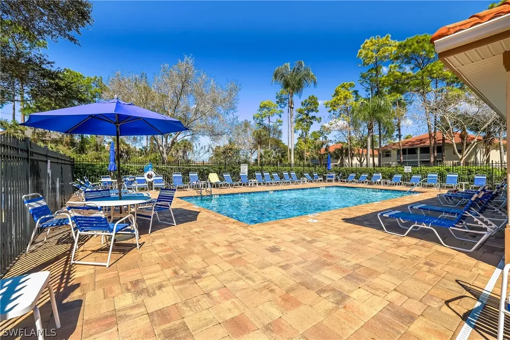 305 Robin Hood Circle Naples FL 34104