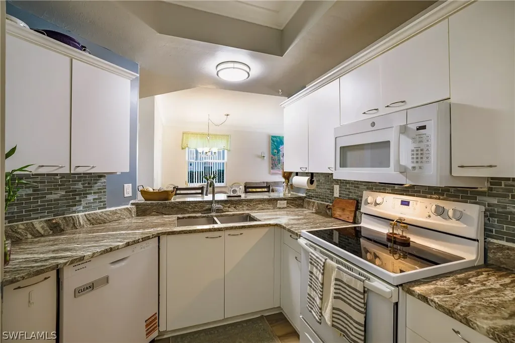 305 Robin Hood Circle Naples FL 34104