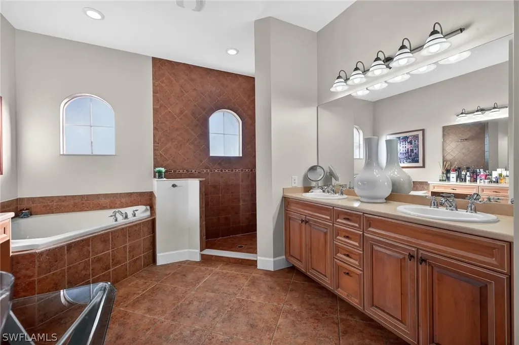 12095 Wicklow Lane Naples FL 34120
