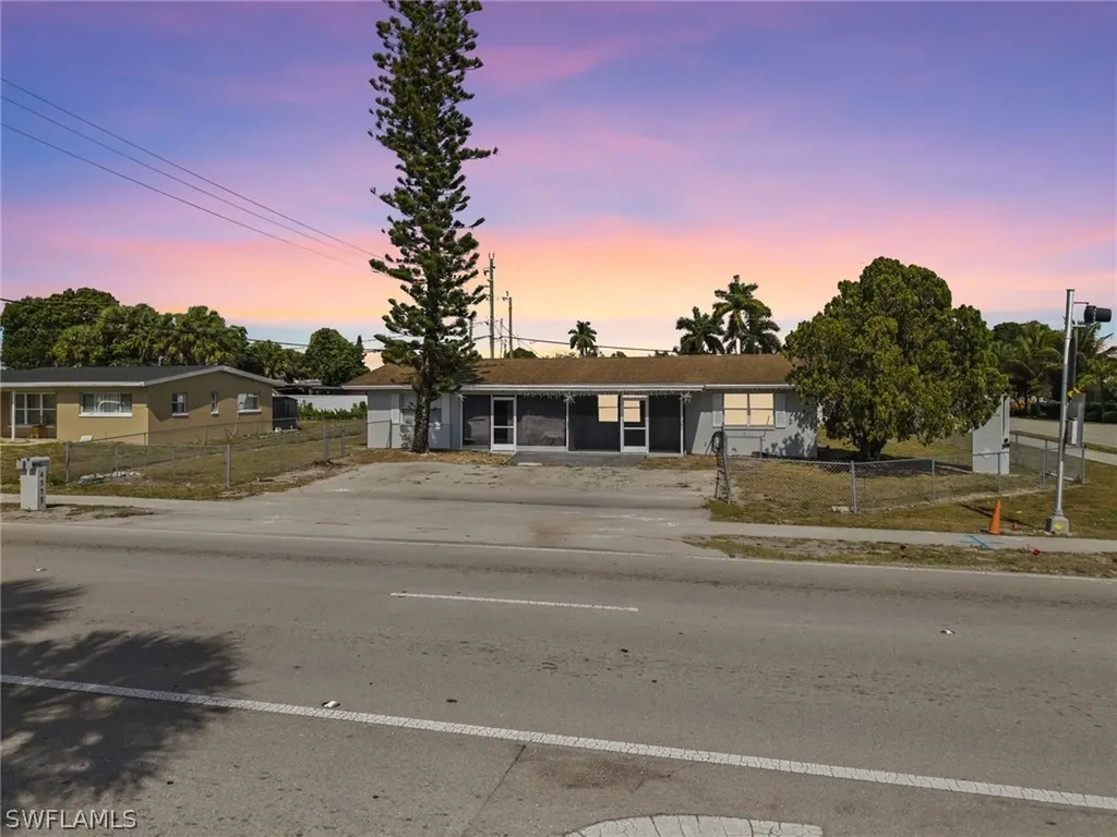 4375 Golden Gate Parkway Naples FL 34116