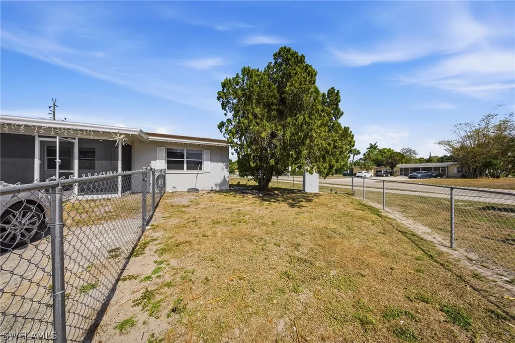4375 Golden Gate Parkway Naples FL 34116