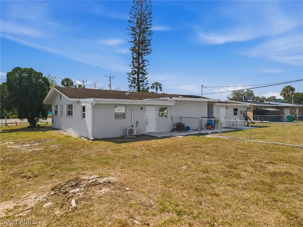 4375 Golden Gate Parkway Naples FL 34116