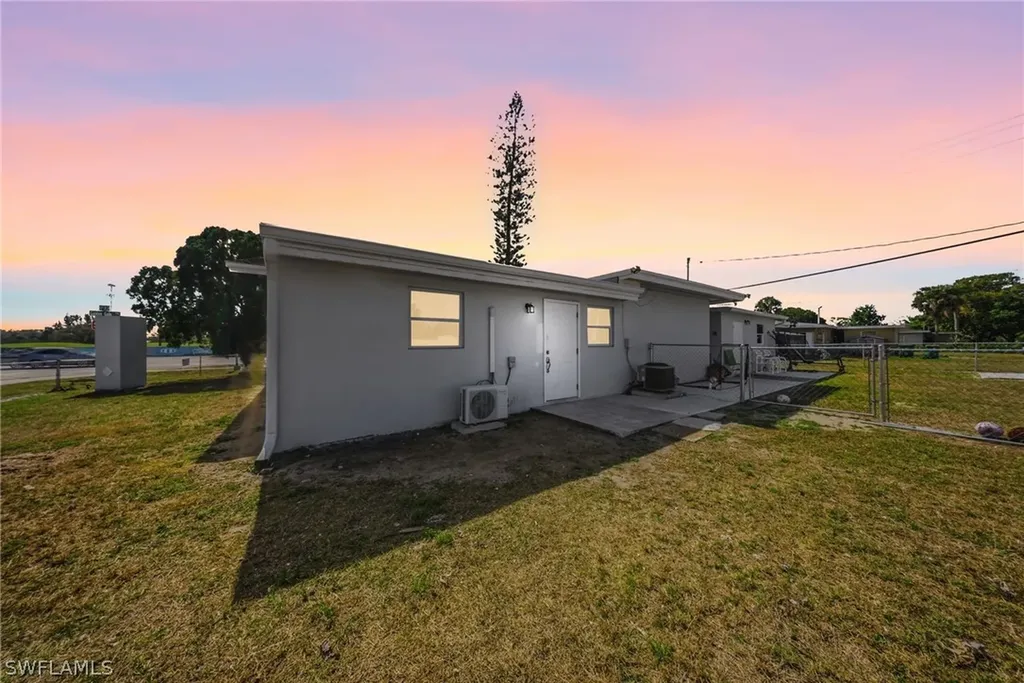4375 Golden Gate Parkway Naples FL 34116