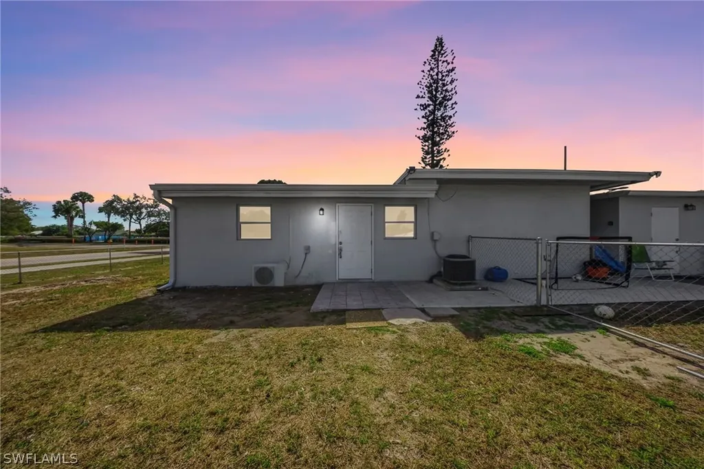 4375 Golden Gate Parkway Naples FL 34116