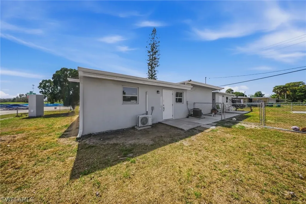 4375 Golden Gate Parkway Naples FL 34116