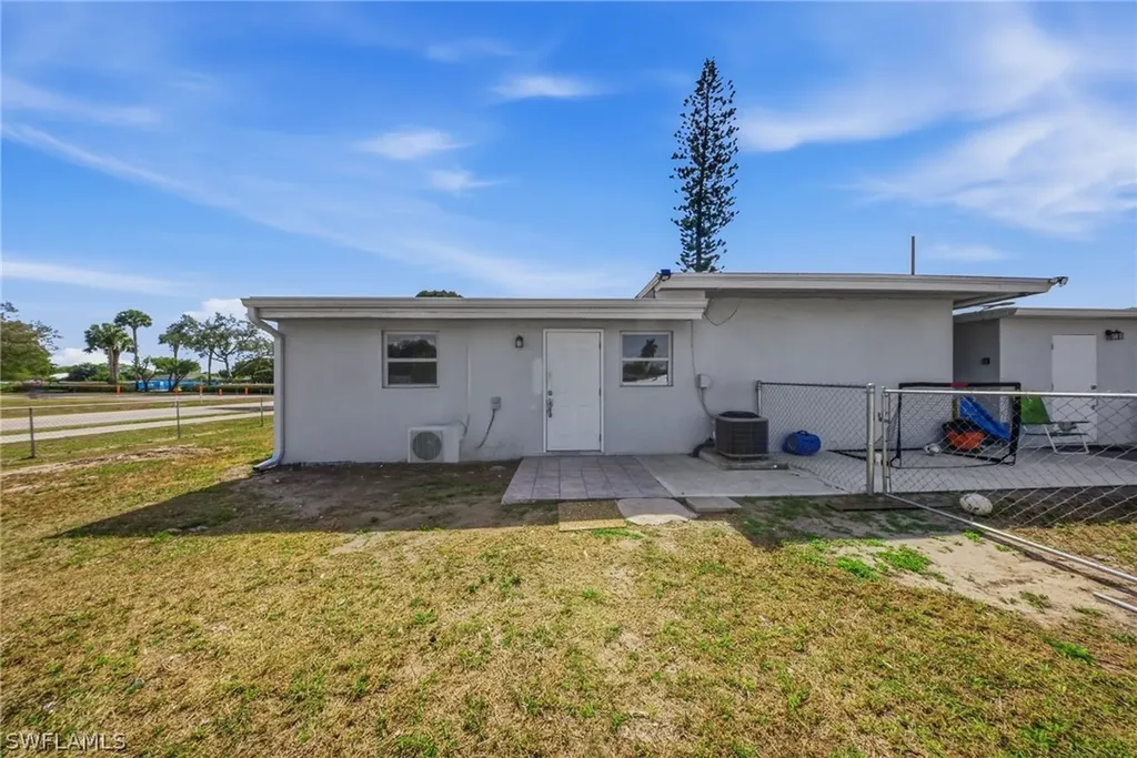 4375 Golden Gate Parkway Naples FL 34116