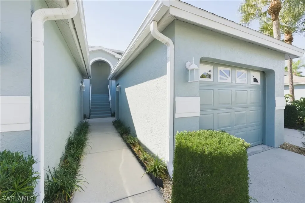 800 New Waterford Drive Naples FL 34104